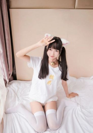 裙下有怪兽