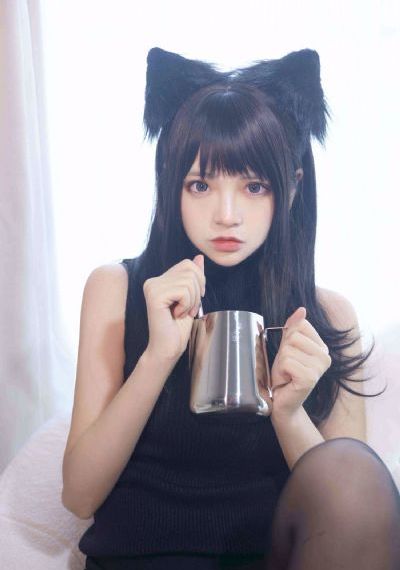 皇上捏住宫女的巨峰