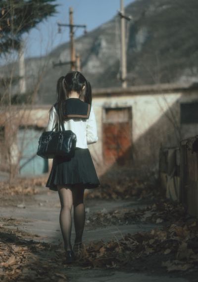 老师的丰满大乳奶