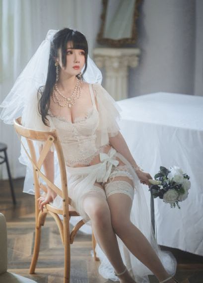 与僧侣交合的色欲之夜