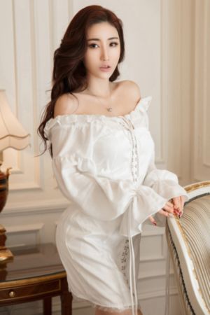 不扣钮扣的女孩