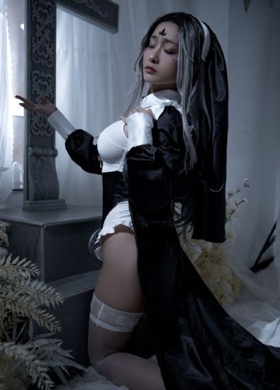 强睡年轻的女经理
