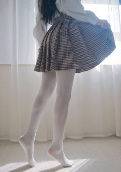 不扣钮的女孩在线